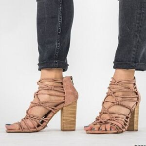 ❤️BRAND NEW Mi.iM Block Heeled Sandals